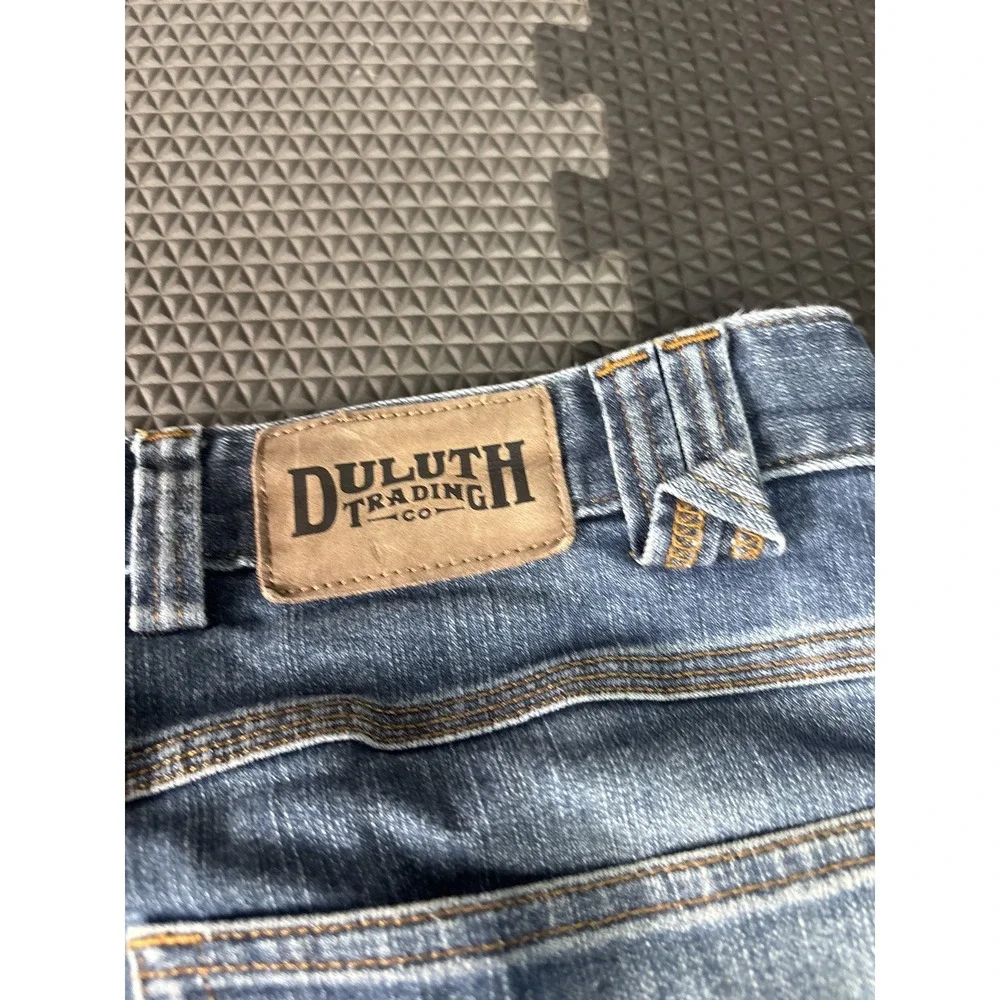 Duluth Trading Co Men's Flex Ballroom Denim Carpenter Shorts Size 46 Light Wash